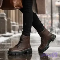 نیم بوت زنانه چرم مصنوعی طرح دار رنگ قهوه ای زیره پیو دور دوخت