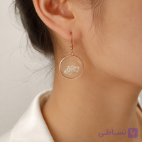 گوشواره رزینی دست‌ساز مدل گل خشک مینیاتوری با فریم گردطلایی