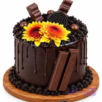 کیک تولد کیت کت شکلاتی