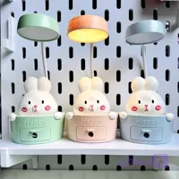 چراغ خواب و چراغ مطالعه خرگوشی صورتی سه حالته نور همراه قلم تراش مخزن دار رومیزی و استیکر شفاف تزئین دکوری