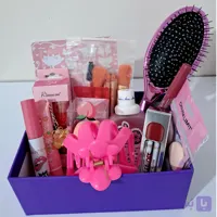 باکس لوازم آرایشی صورتی مناسب هدیه