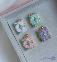لاکت کتابچه اسرار آمیز