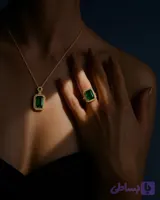 نیم ست گردنبند و انگشتر(فری سایز) زنانه نگین زمردی سبز و طلایی کد SE12
