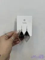 گوشواره آئورا مشکی