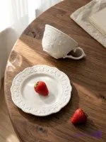 ست فنجان و نعلبکی طرح پاپیونی سفید وارداتی