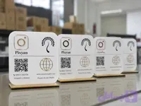 استند رومیزی شبکه‌های اجتماعی با QR کد (کد B2Q45)