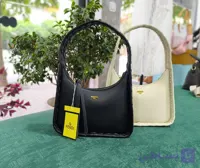 کیف دوشی و هلالی زنانه مستر وارداتی فندی (Fendi)