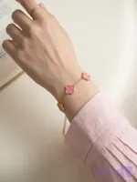دستبند ونکلیف صورتی طلایی دارای سایزر pi2