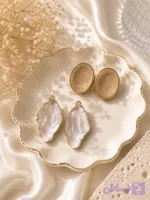 گوشواره زنانه مدل Aurora طرح برگان Qazal Bijoux