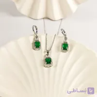 نیم‌ست زنانه رنگ نقره‌ای با نگین سبز