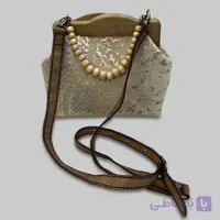 کیف طرح چوب و پارچه کلاسیک راما دارای دو بند دوشی و دسته مهره دار