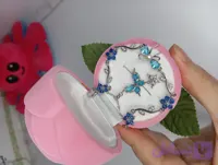ست پروانه و گل آبی