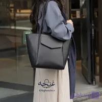 کیف دوشی زنانه مدل مونالیزا (همراه با کیف آرایش)