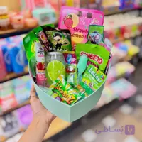باکس هدیه خوراکی دخترانه قلب سبز دارای نوشیدنی و پاستیل کد C218