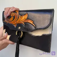 کیف دست دوز ترکیب شده با پوست خز و چرم حکاکی شده