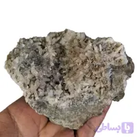 خوشه کوارتز طبیعی روی سنگ مادر