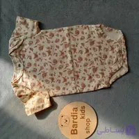 بادی آستین کوتاه وارداتی سایز ۳تا۶ماه پهنا۲۱فاق۳۶