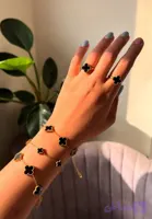 دستبند طلایی ونکلیف مشکی وارداتی