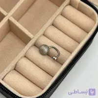 پیرسینگ ترقوه با گوی مات و طراحی شیک