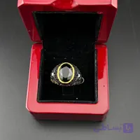 انگشتر مردانه سنگ عسلی با رکاب مشکی یونانی