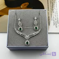 نیم‌ست سلطنتی با نگین سبز