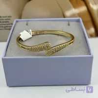دستبند سنجاق‌سینه طلایی نگین‌دار
