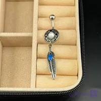 پیرسینگ ناف آویزدار طرح پر بوهو نگین‌دار