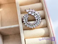 انگشتر طرح جواهر نگین صورتی