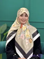 روسری ابریشم توییل طرح لاله - گیلا گالری