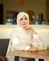 روسری ابریشم ژاکارد لمه وارداتی دورو طرح دیور قواره ۱۴۰ دورریش