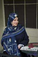 روسری نخی قواره بزرگ سیا اسکارف طرح‌ گل- ایستایی عالی، نرم و سبک