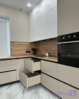 کابینت مدرن آنتی فینگر رنگ سوپر مات سفید طوسی روشن