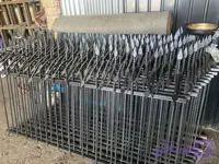 حفاظ نرده دیواری کنگره آبشاری ارتفاع 150 سانتی متر و 120 مشکی رنگ کوره ای