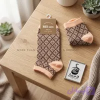جوراب مچی پنبه‌ای زنانه رز ساکس (ROZ socks) طرح دانه‌برفی ژاکارد – رنگ گلبهی قهوه‌ای