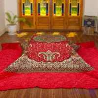 لحاف کرسی دست دوز ترمه طرح ترنج رنگ قرمز و زرشکی