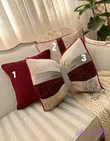 کوسن شهرزاد رنگ بژ زرشکی