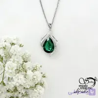 گردنبند طرح کلاسیک با نگین سبز کد 22175