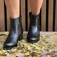 نیم بوت زنانه کلاسیک پاشنه دار مدل زیپی مشکی
