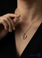 ست گردنبند و گوشواره طرح قلب توخالی با نگین‌ ( مدل ژوپینگ)