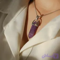 مدال سنگ آمیتیست منشوری