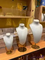 استند سرویس