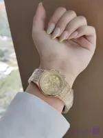 ساعت زنانه Kurren 4304504165 ساعتی درخشان با طراحی لوکس و بند نگین‌دار