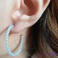 گوشواره دخترانه سواراسکی نیم حلقه مهره ای کریستالی آبی نقره ای تابستونی