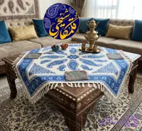 رومیزی قلمکار طرح بته‌جقه، زمینه سفید با چاپ آبی سنتی اصفهان، سایز ۱۰۰×۱۰۰