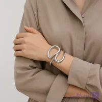 دستبند زنانه استیل آبکاری‌شده مدل فرم آزاد