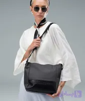 کیف دوشی زنانه چرم مصنوعی دیوید جونز DAVIDJONES