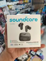 هدفون بلوتوثی انکر مدل soundCore r50i A3949 با قابلیت نویز کنسلینگ، درگاه شارژ usb typ_c ، دارای فناوری Al_Enhanced ، برای کاهش نویز و بهبود مکالمات ، مقاوم در برابر رطوبت و عرق