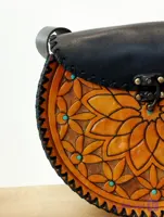 کیف مجلسی زنانه مدل خورشيدچرم طبیعی گاوی حکاکی شده