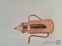 روغن ریز مسی چکشی و قرمز رنگ ساخت زنجان گنجایش حدودا ۷۰۰ سی سی