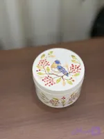 شکلات‌خوری سرامیکی دست‌ساز ۱۰ سانتی‌متر طرح پرنده آبی، نقاشی شده با دست و مزین به لاستر طلا